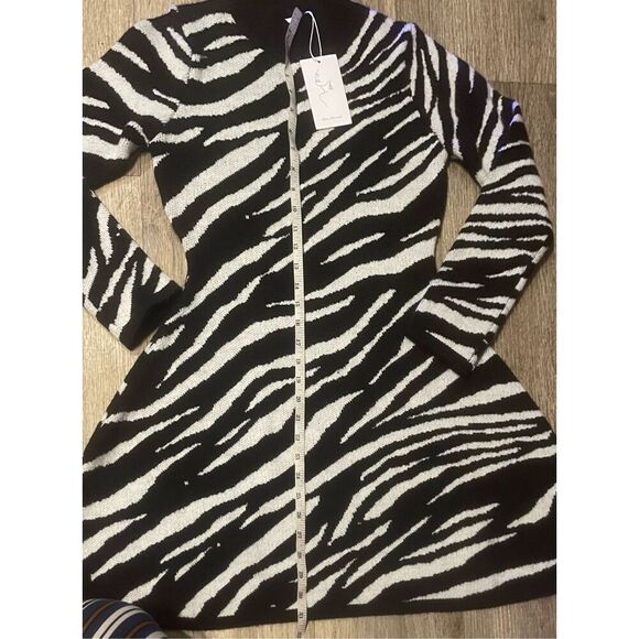Miss Morandi Zebra Black and White Long Sleeve Dress Soft New - Picture 5 of 6